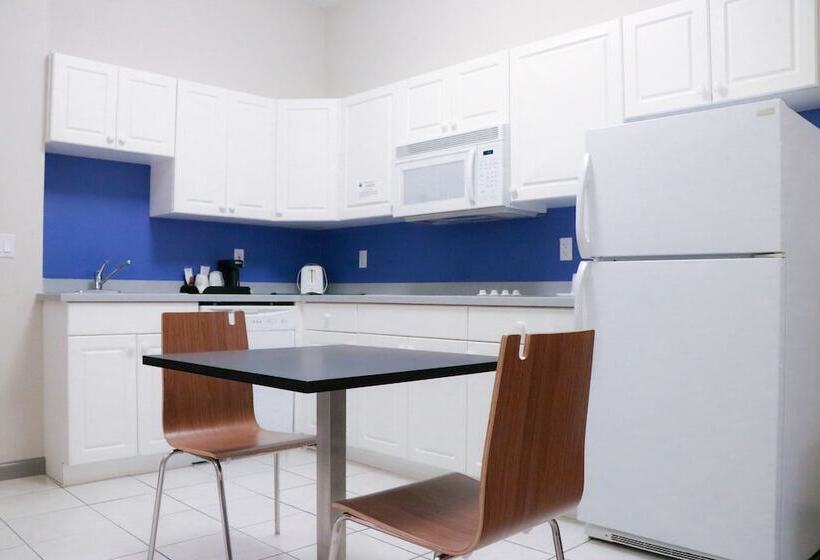 酒店 Days Inn & Suites By Wyndham Fort Myers Near Jetblue Park