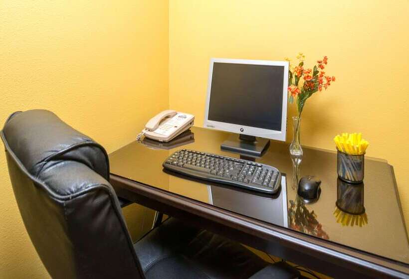 Отель Days Inn & Suites By Wyndham Spokane Airport Airway Heights