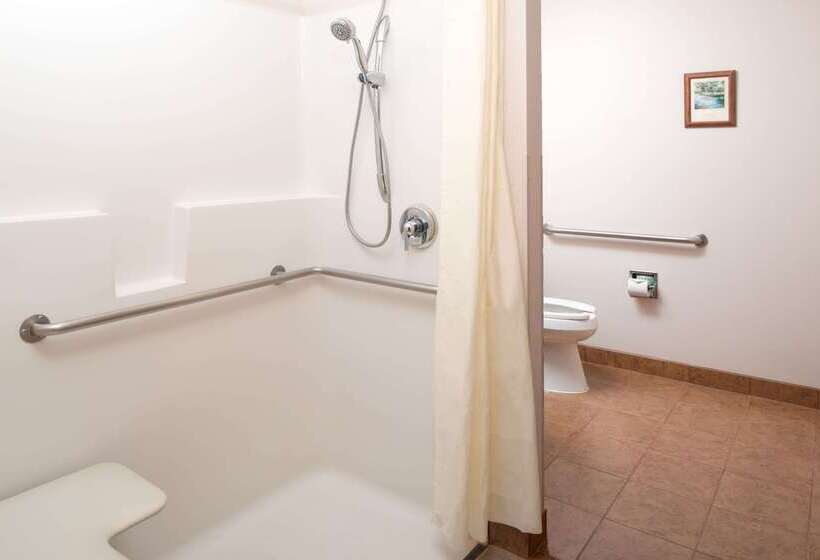 Отель Days Inn & Suites By Wyndham Spokane Airport Airway Heights