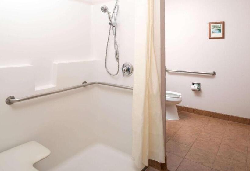 Отель Days Inn & Suites By Wyndham Spokane Airport Airway Heights