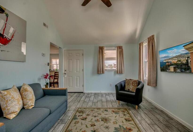 호텔 Daytona Inn And Suites