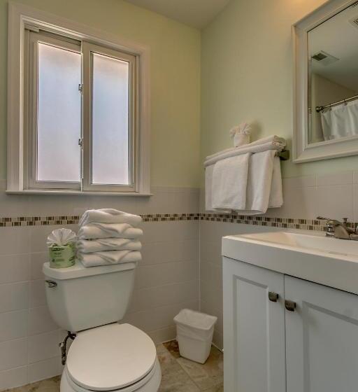 호텔 Daytona Inn And Suites