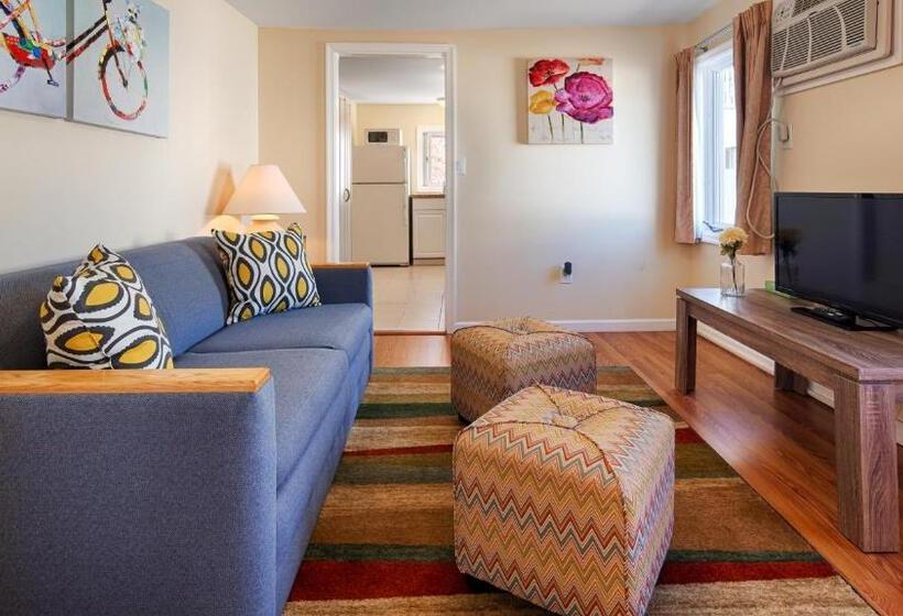 호텔 Daytona Inn And Suites