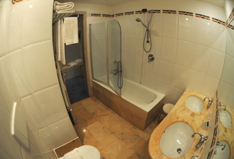 בית מלון כפרי De La Ville