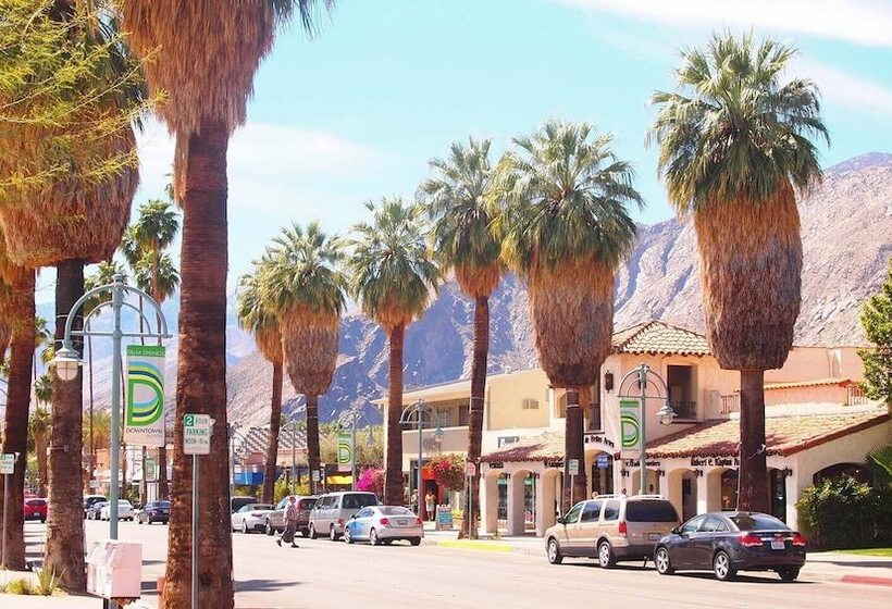 فندق Desert Lodge