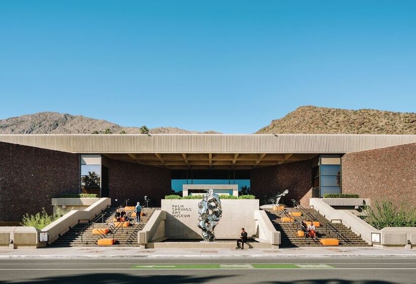 فندق Desert Lodge