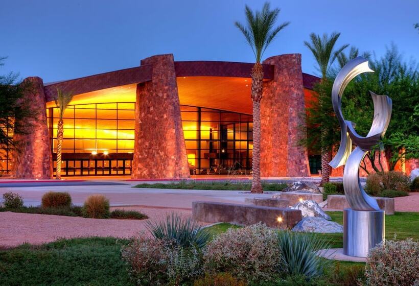 فندق Desert Lodge