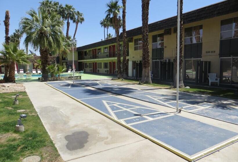 فندق Desert Lodge