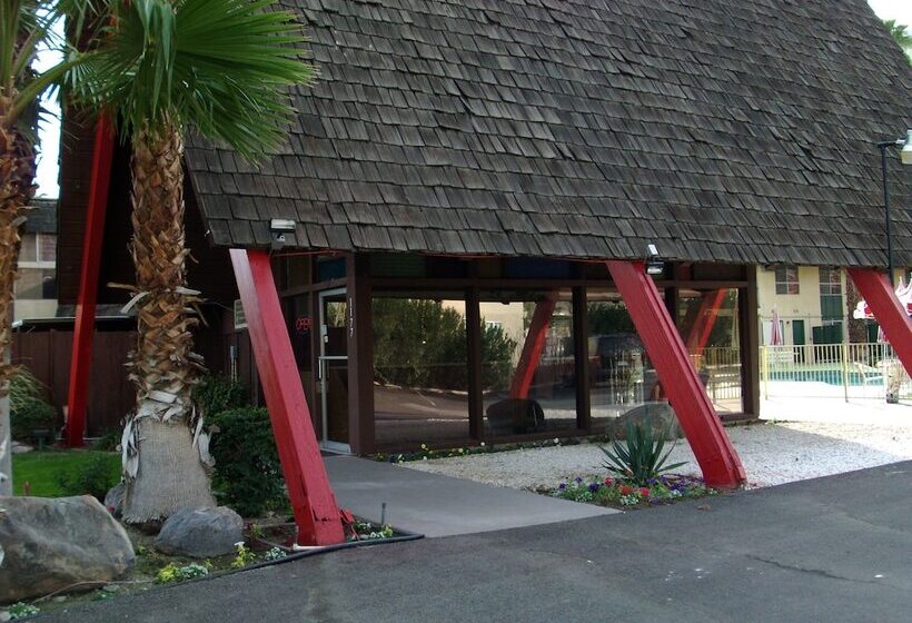 فندق Desert Lodge