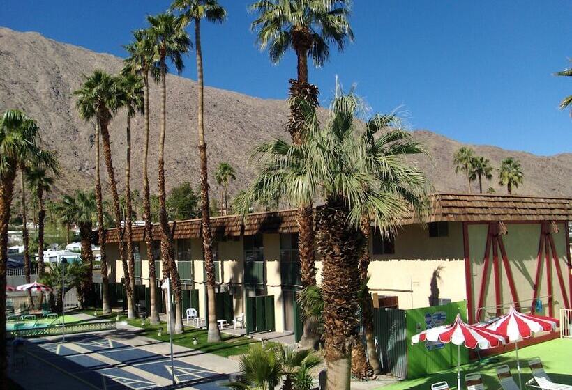 فندق Desert Lodge