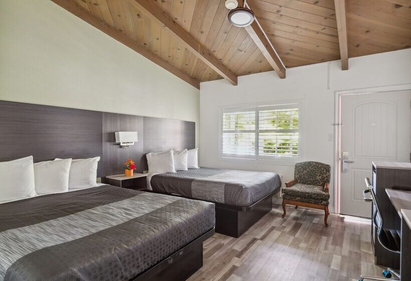 فندق Discovery Inn Monterey Bay