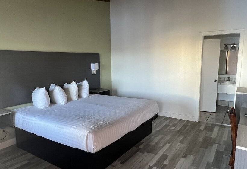 فندق Discovery Inn Monterey Bay