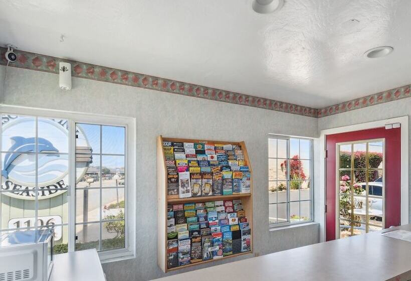 فندق Discovery Inn Monterey Bay