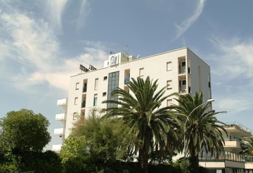 בית מלון כפרי Duca Degli Abruzzi