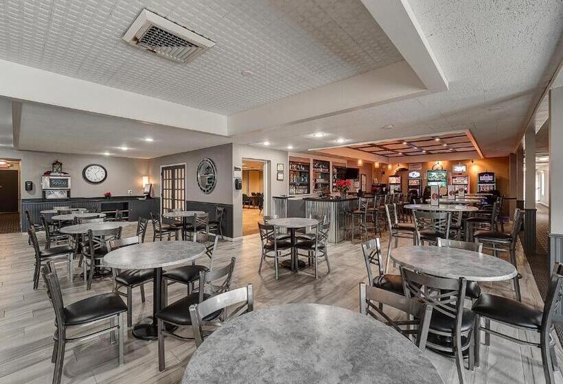 Eastland Suites Extended Stay Hotel & Conference Center Urbana