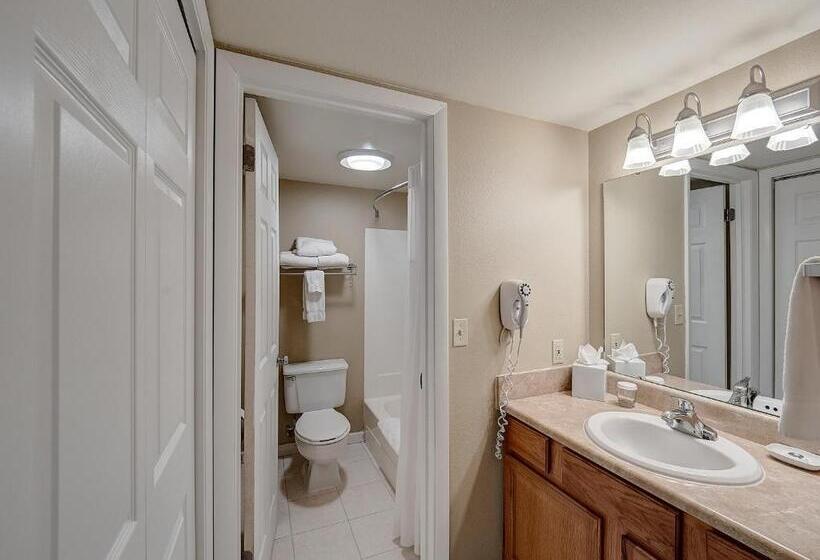 Eastland Suites Extended Stay Hotel & Conference Center Urbana