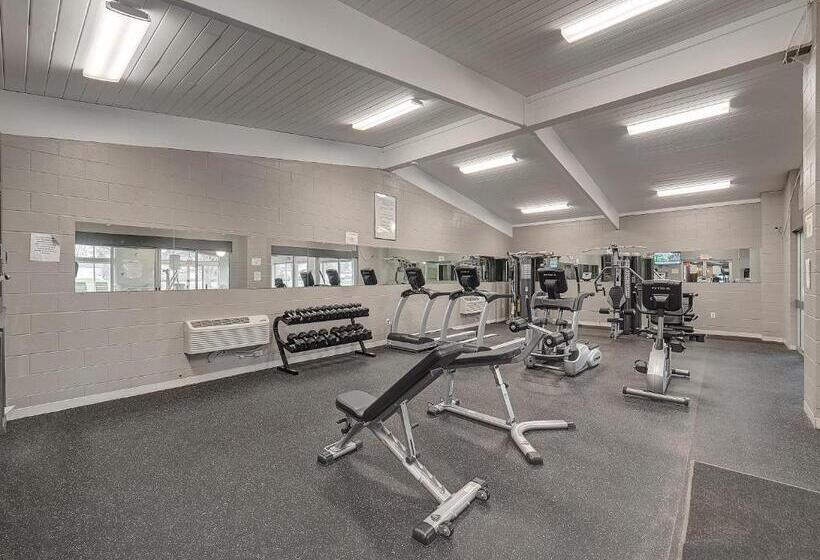 Eastland Suites Extended Stay Hotel & Conference Center Urbana