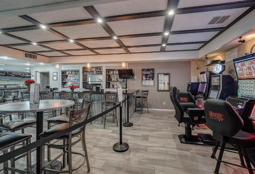 Eastland Suites Extended Stay Hotel & Conference Center Urbana