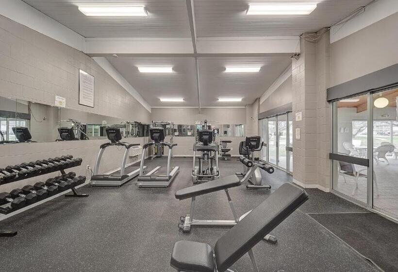 Eastland Suites Extended Stay Hotel & Conference Center Urbana