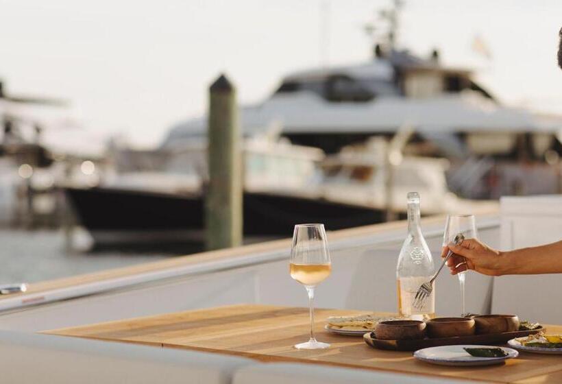 فندق Ehp Resort & Marina