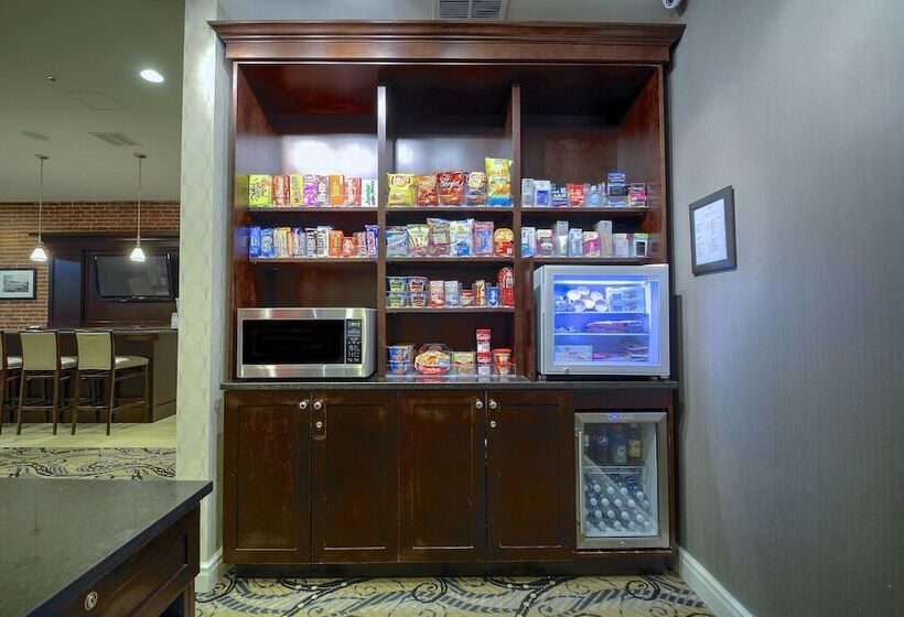 هتل Fairfield Inn & Suites By Marriott Keene Downtown