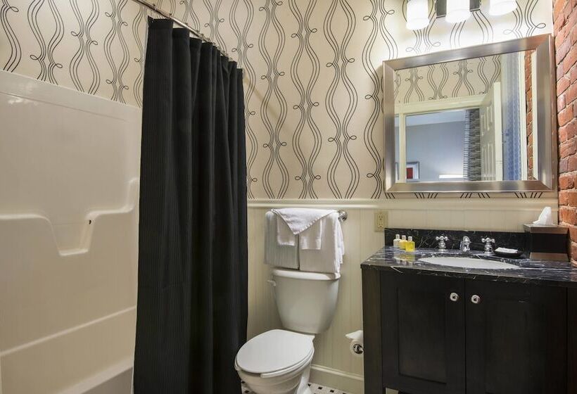 هتل Fairfield Inn & Suites By Marriott Keene Downtown