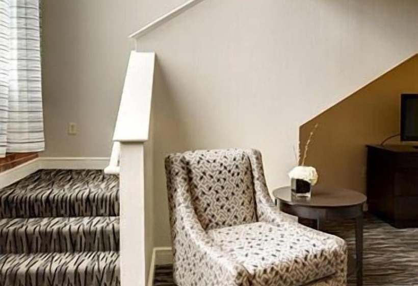 هتل Fairfield Inn & Suites By Marriott Keene Downtown