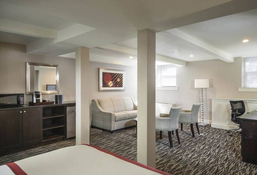 هتل Fairfield Inn & Suites By Marriott Keene Downtown