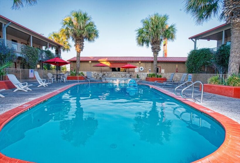 בית מלון כפרי Family Garden Inn & Suites