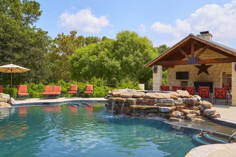 酒店 Fredericksburg Inn And Suites