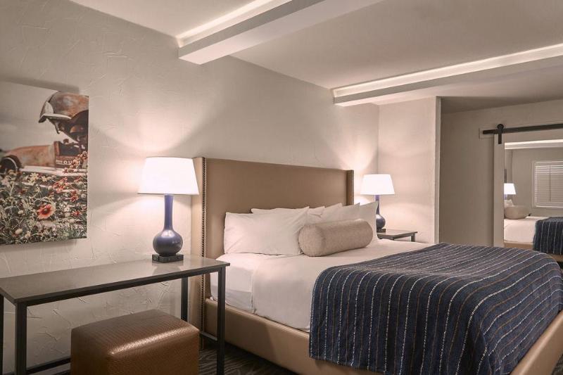 酒店 Fredericksburg Inn And Suites