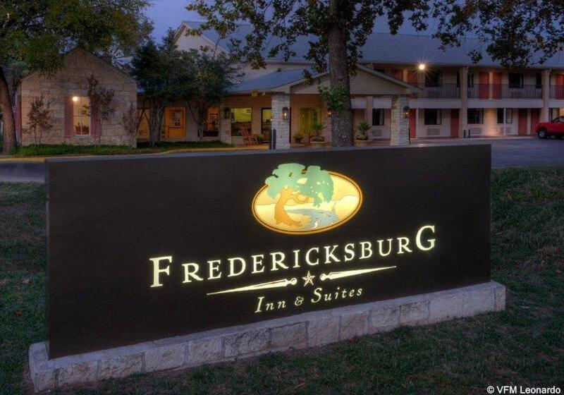 酒店 Fredericksburg Inn And Suites