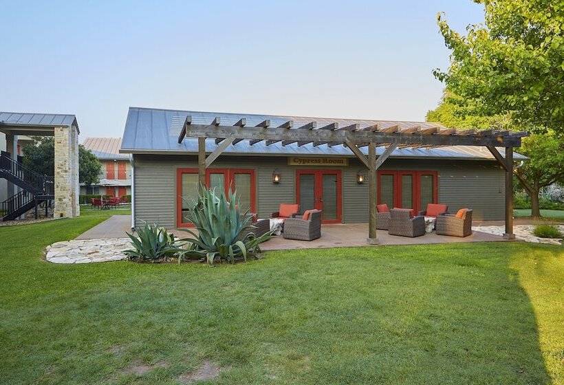 酒店 Fredericksburg Inn And Suites