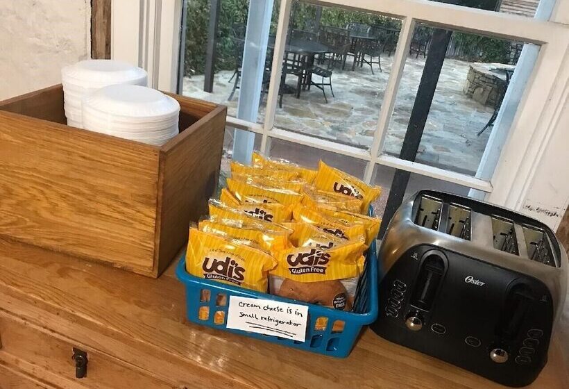 酒店 Fredericksburg Inn And Suites