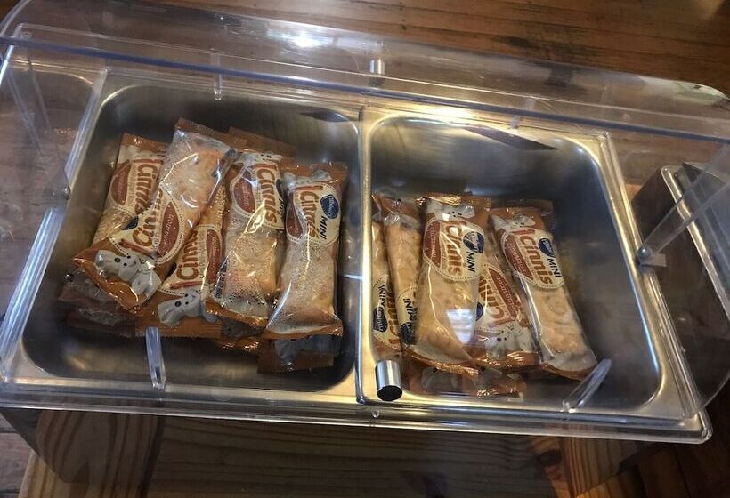 酒店 Fredericksburg Inn And Suites