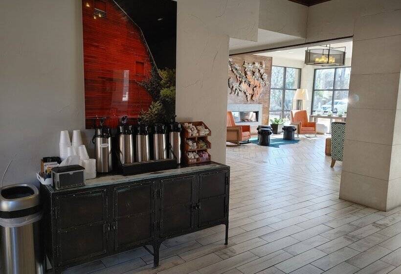 酒店 Fredericksburg Inn And Suites