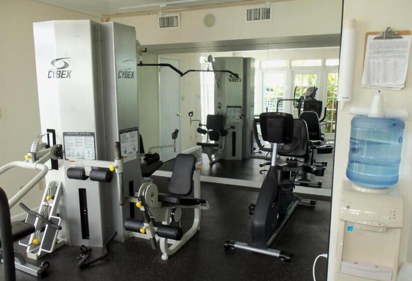 ホテル Galleon Resort And Marina