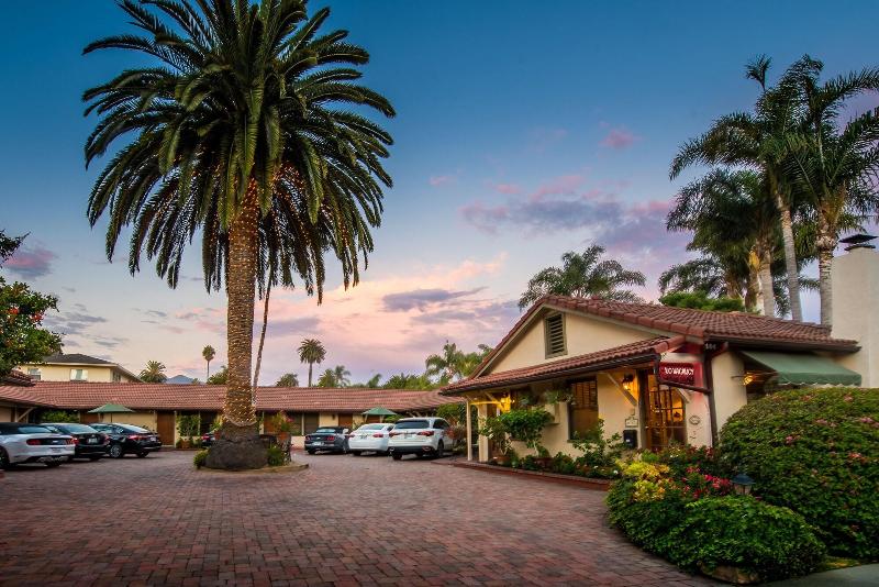 فندق Harbor House Inn