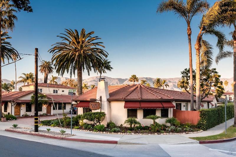 فندق Harbor House Inn