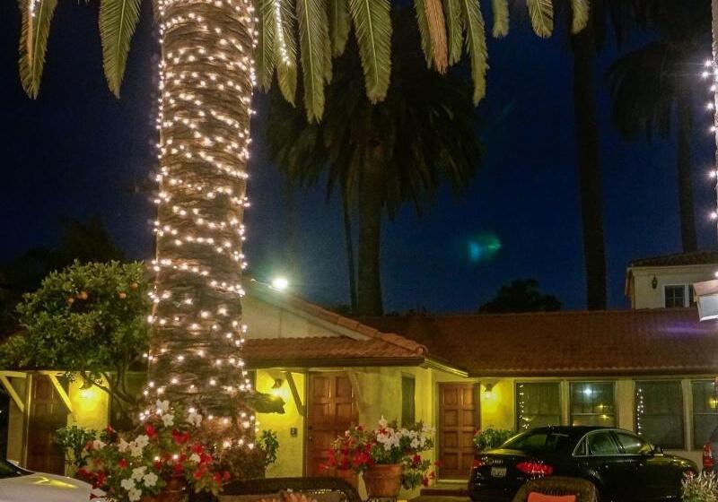 فندق Harbor House Inn