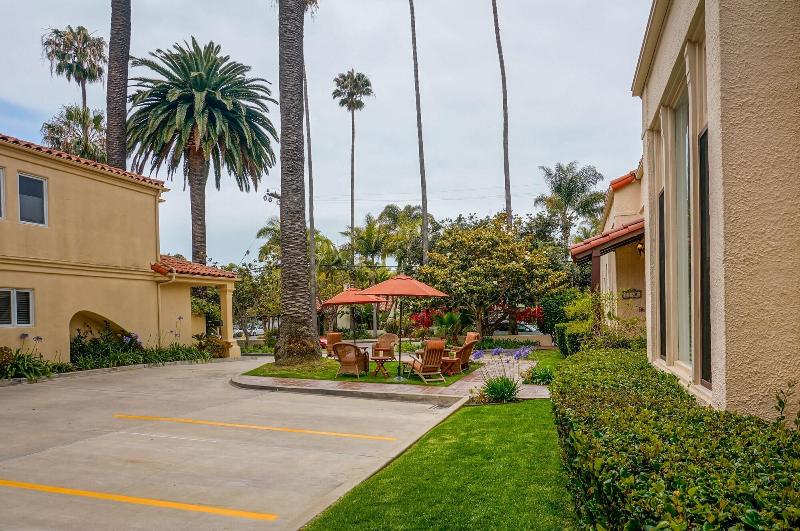 فندق Harbor House Inn