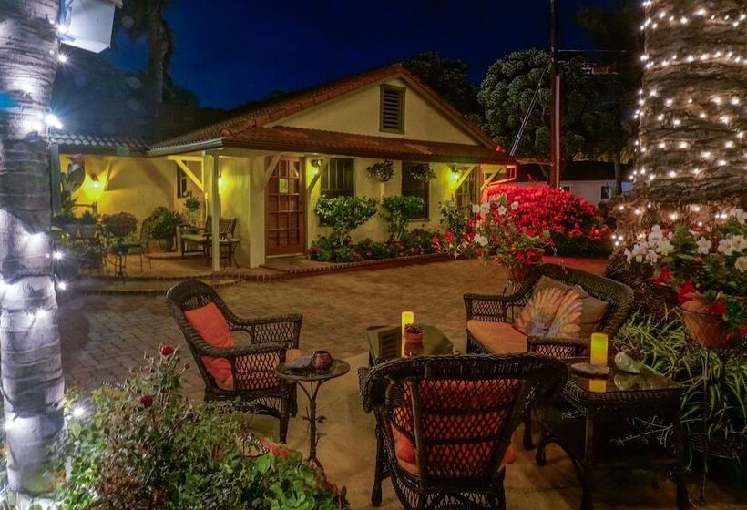 فندق Harbor House Inn