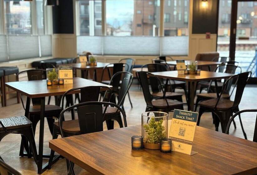 فندق Harbor Winds