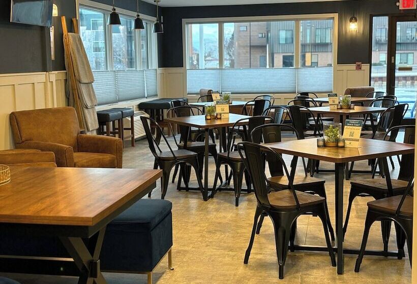 فندق Harbor Winds