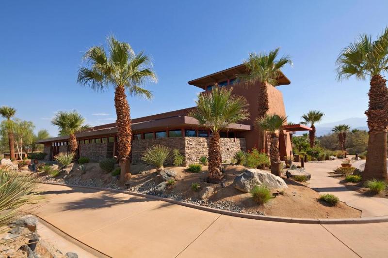 בית מלון כפרי Hilton Grand Vacations Club Palm Desert