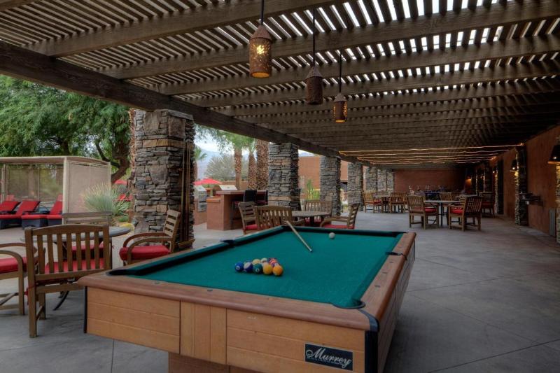 Отель Hilton Grand Vacations Club Palm Desert