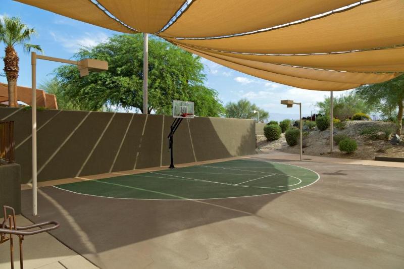 Отель Hilton Grand Vacations Club Palm Desert