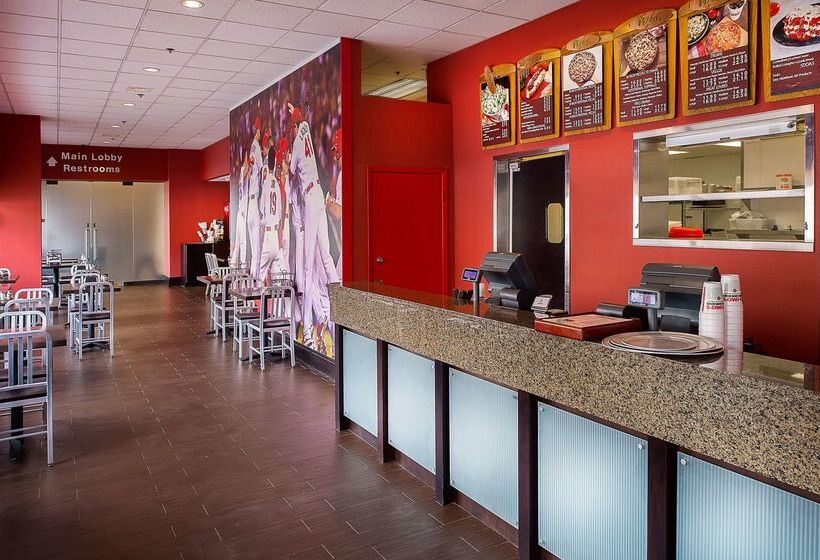 호텔 Hilton St. Louis At The Ballpark