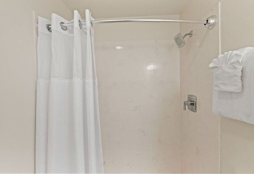 هتل Historic Streetcar Inn