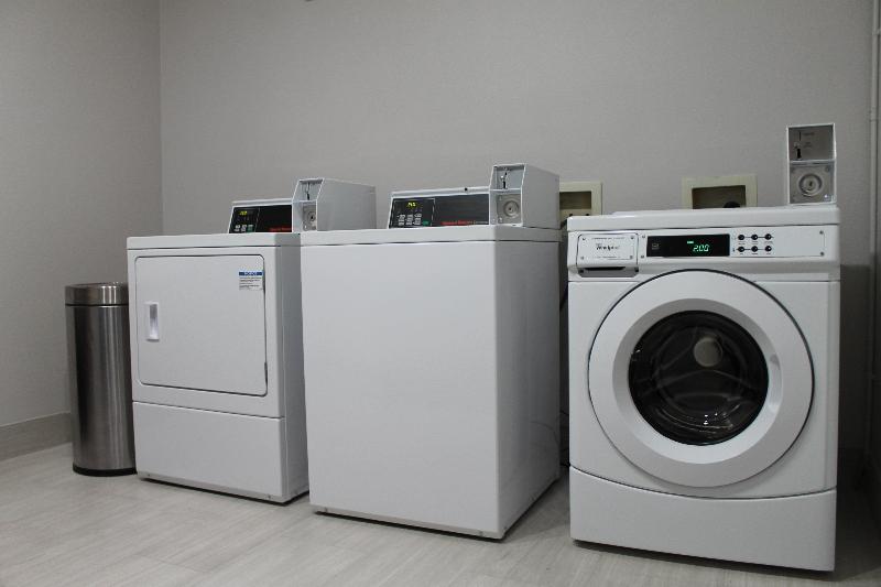 Отель Holiday Inn Express & Suites Tulare, An Ihg